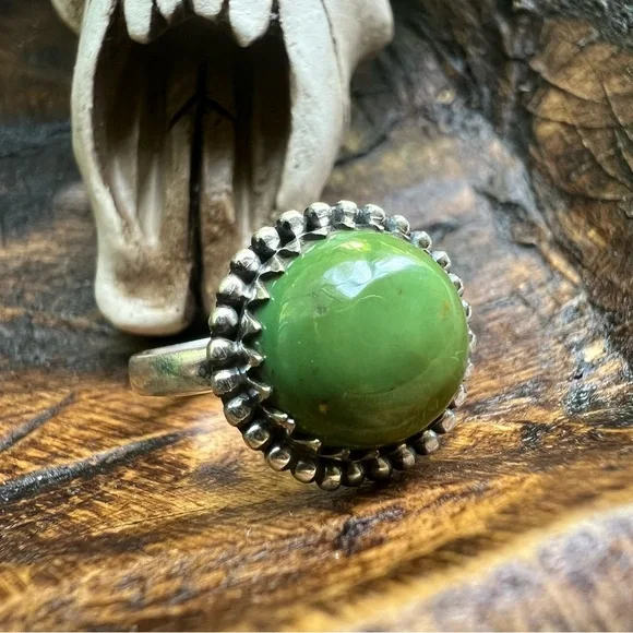 Sterling Silver Kingman Turquoise Ring Size 7.75 Green Round Cabochon Southwest - Picture 3 of 13